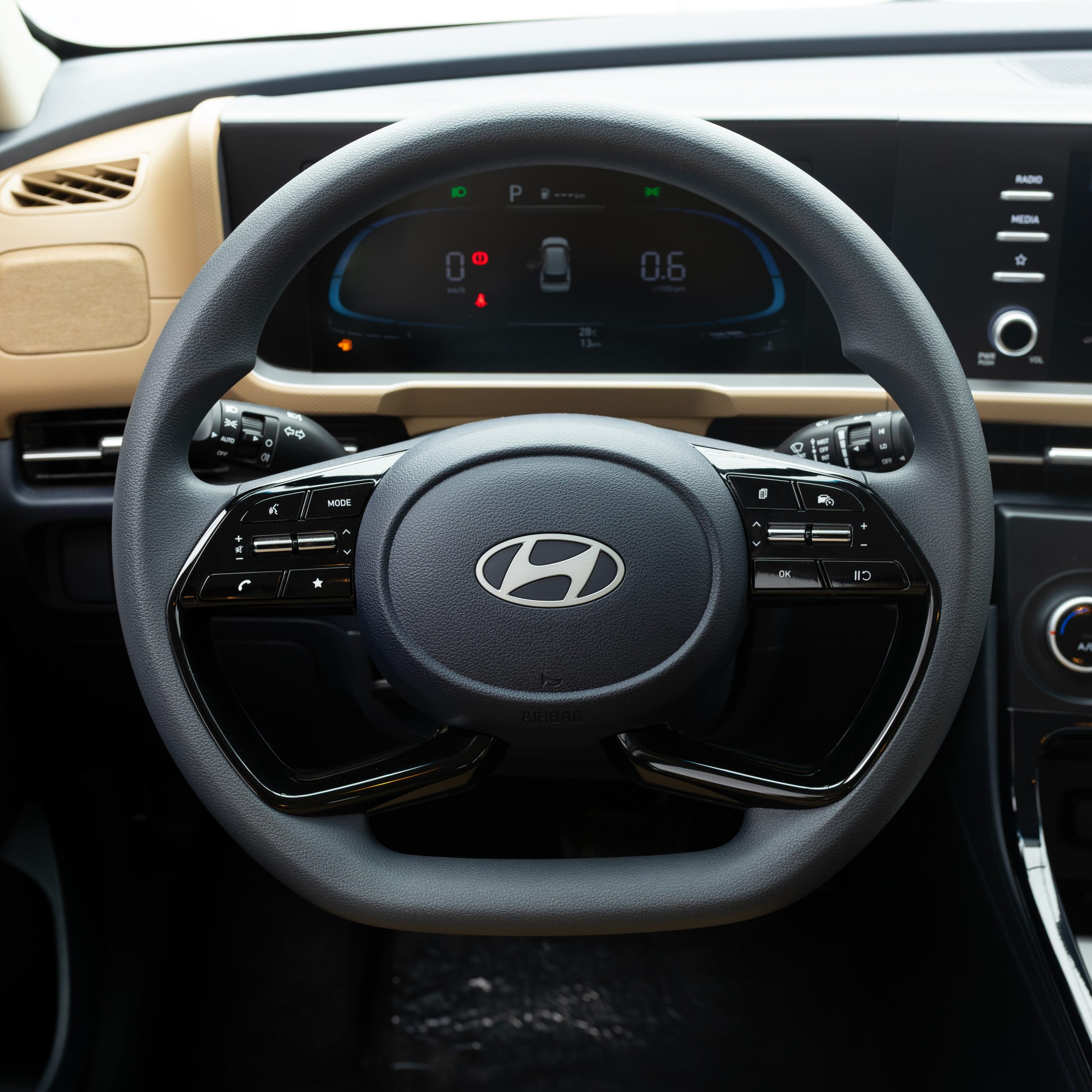 هيونداي – جراند كريتا سمارت – 2000 سي سي – GL