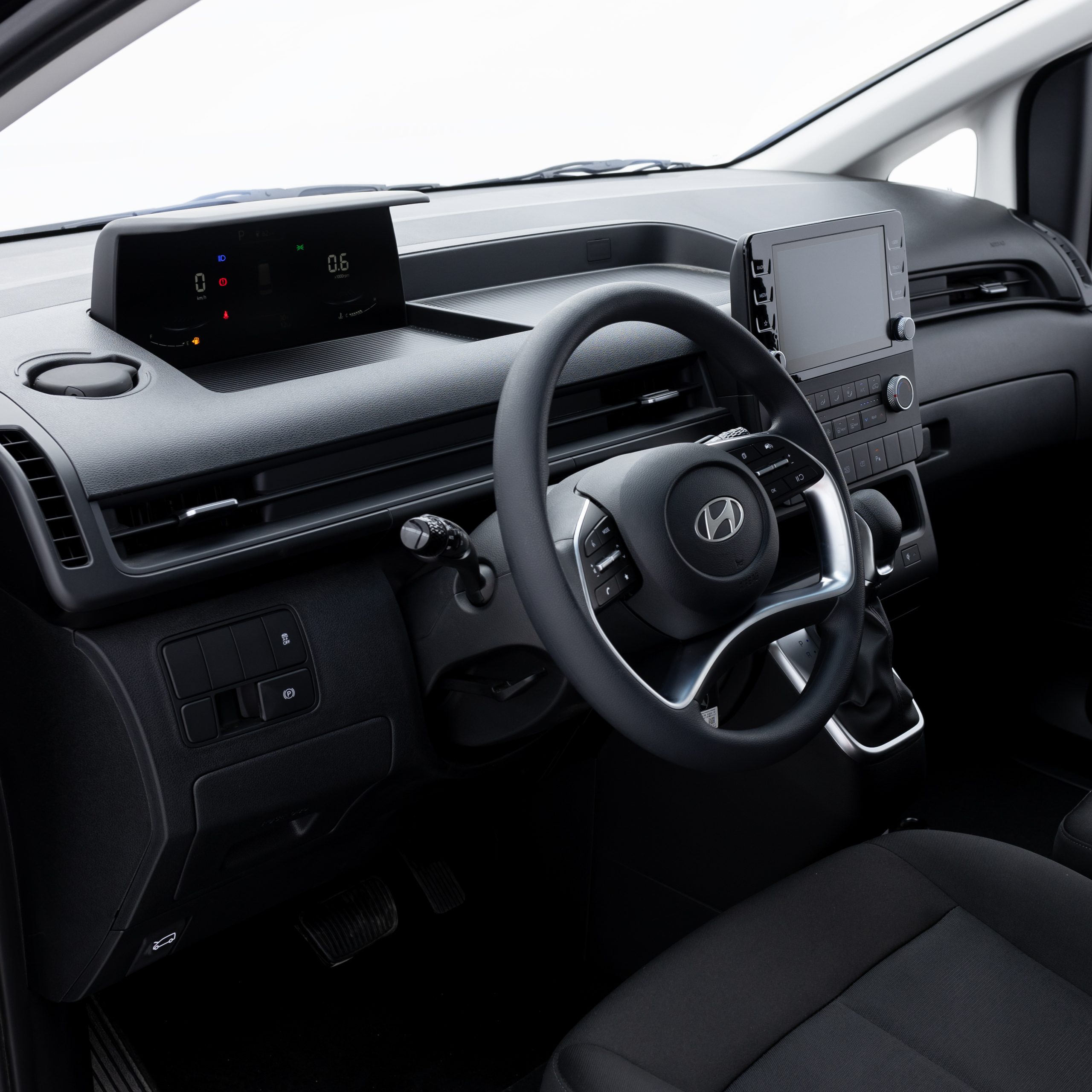 هيونداي – ستاريا بنزين – 9 راكب , 3500 سي سي-2026