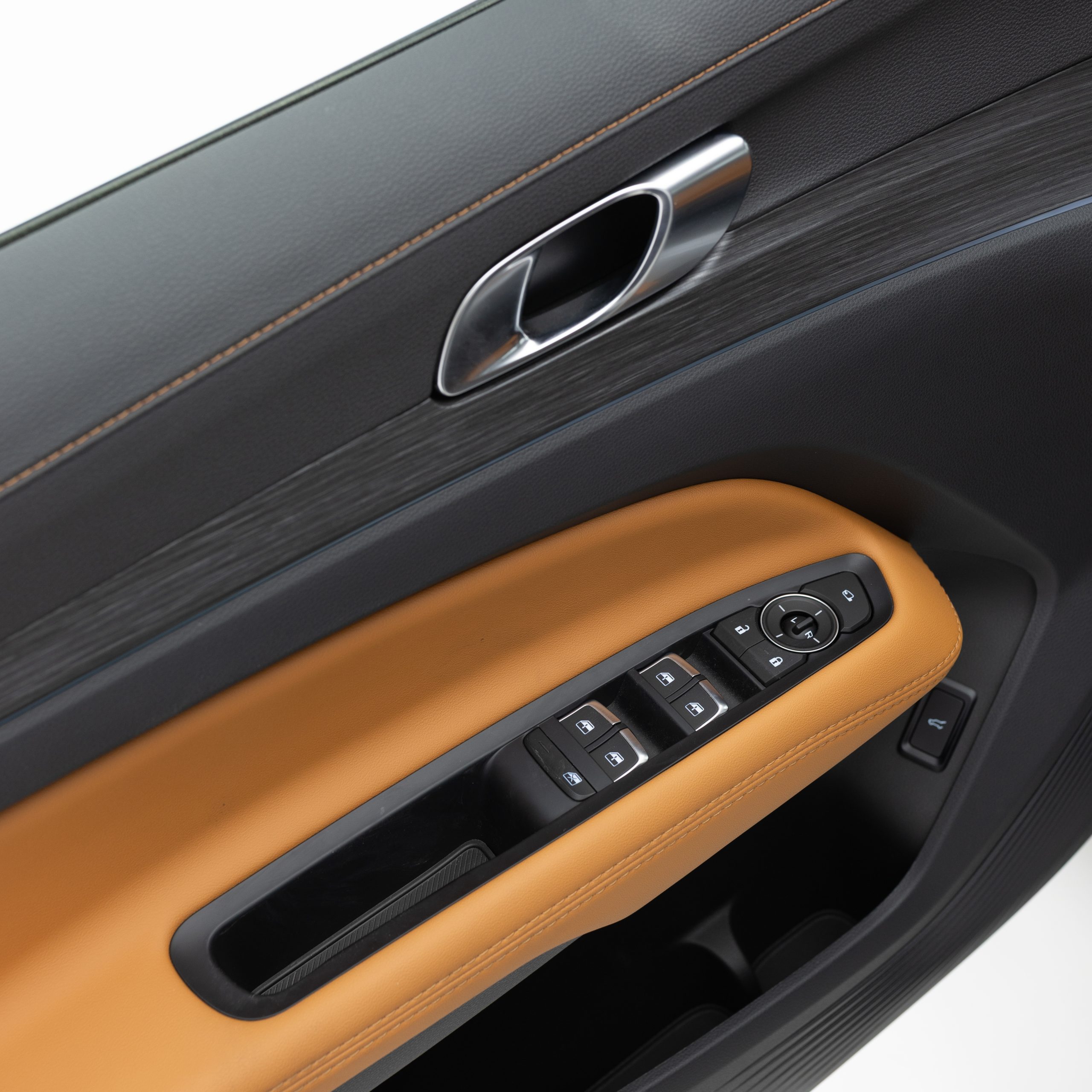 فورد – تريتوري تيتانيوم – 1800 سي سي 2026