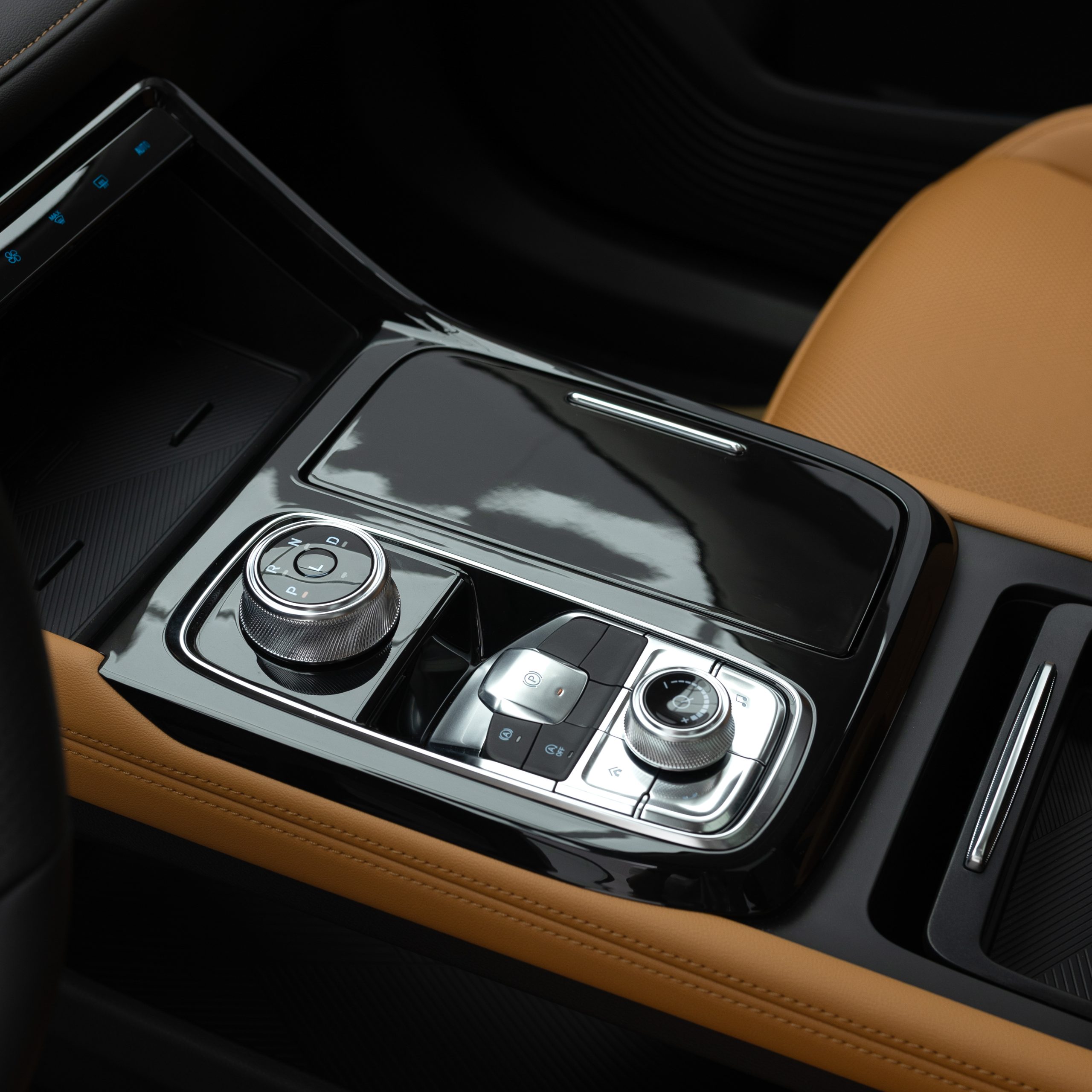 فورد – تريتوري تيتانيوم – 1800 سي سي 2026