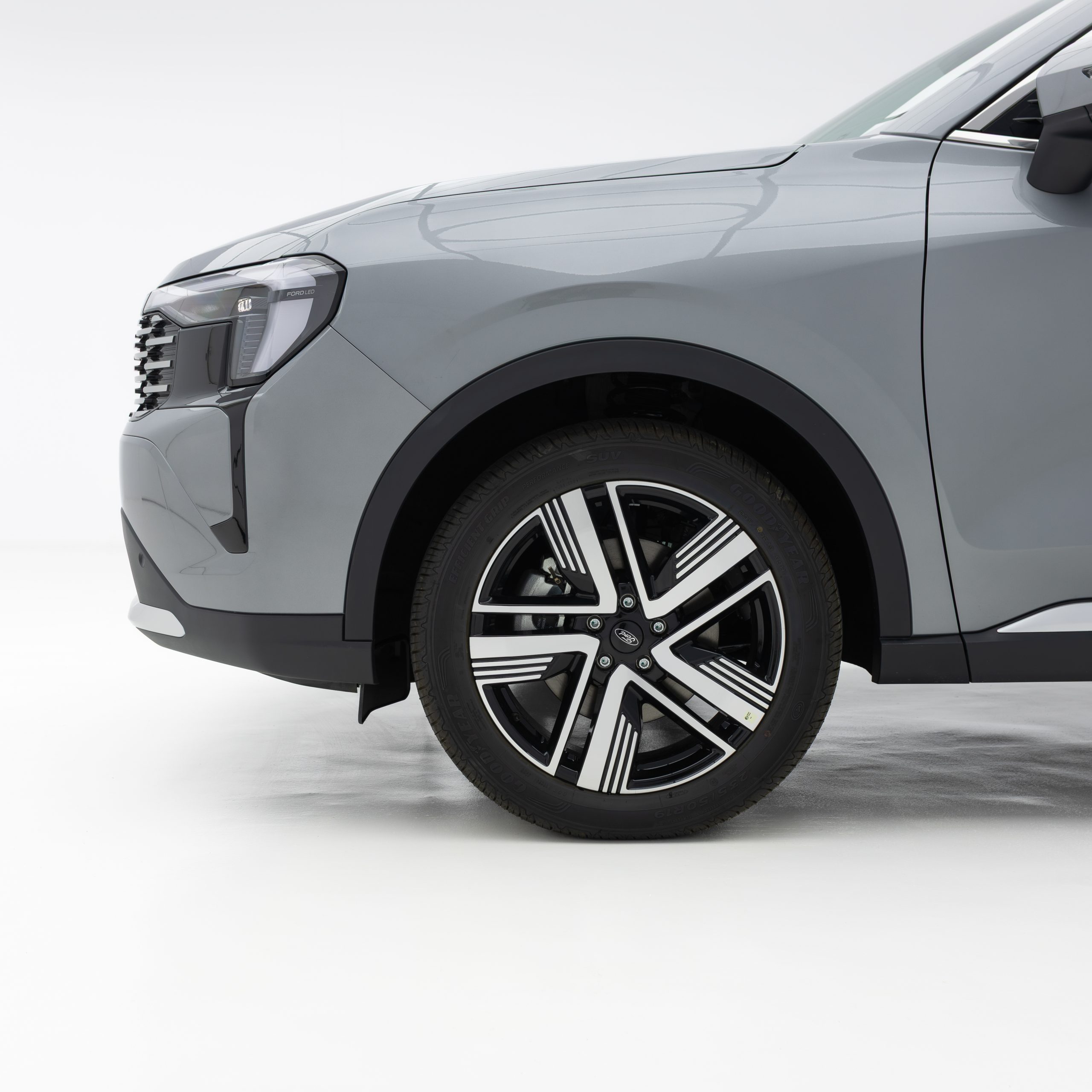 فورد – تريتوري تيتانيوم – 1800 سي سي 2026